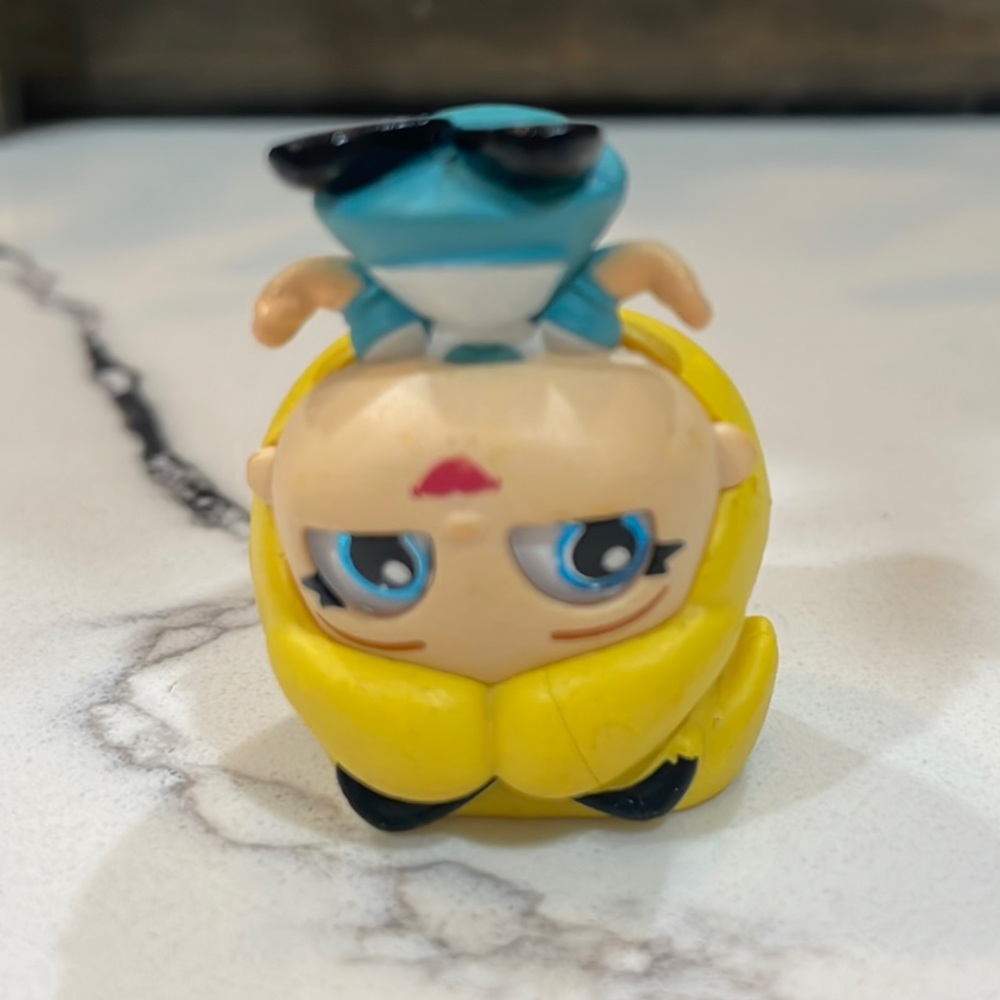 Disney Doorables series 8 Alice